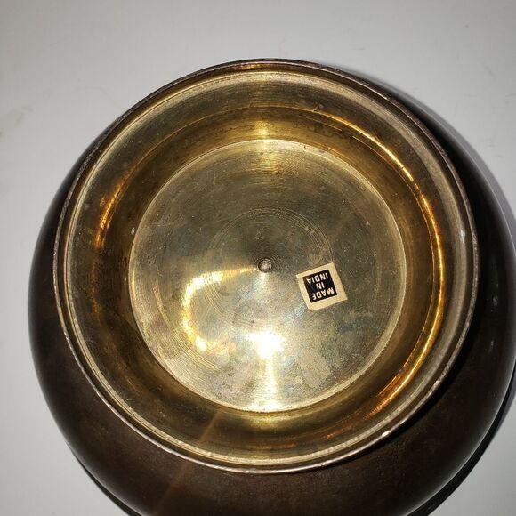 Vintage SMALL FOOTED BRASS BOWL MADE IN INDIA - Picture 4 of 6